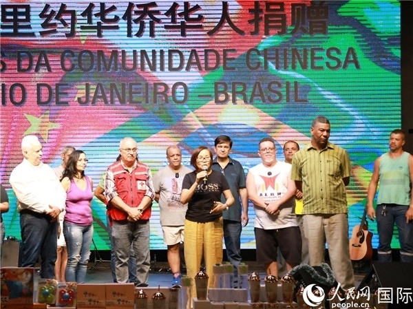 捐贈(zèng)活動(dòng)中方發(fā)起人之一的孫特英女士在捐贈(zèng)活動(dòng)中致辭。人民網(wǎng)記者 陳海琪攝