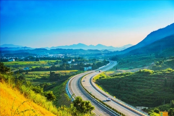 農(nóng)村公路讓老百姓出行變得更便捷。受訪方供圖