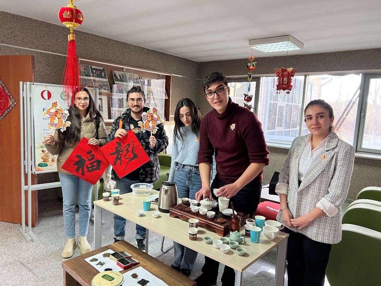 茶藝表演體驗(yàn)。中東技術(shù)大學(xué)孔院供圖