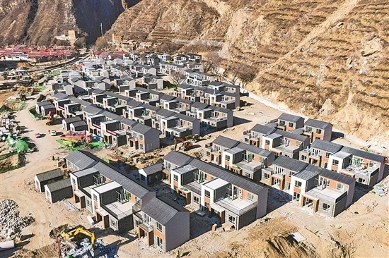 1月16日，門頭溝區(qū)齋堂鎮(zhèn)沿河口村，即將進(jìn)入內(nèi)部裝修環(huán)節(jié)的異地安置項(xiàng)目建設(shè)現(xiàn)場(chǎng)。