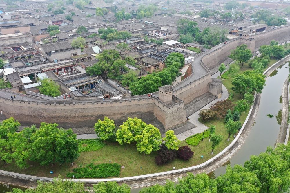 平遙古城一角（2023年5月30日攝，無人機(jī)照片）。新華社記者 詹彥 攝