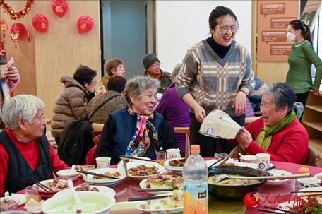 活動(dòng)準(zhǔn)備了抽獎(jiǎng)環(huán)節(jié)。人民網(wǎng)記者 葉賓得攝