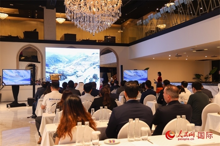 2日，“你好！中國”——2024中國北方冰雪旅游海外推廣季阿聯(lián)酋專場活動在阿聯(lián)酋迪拜舉行。人民網(wǎng)記者任皓宇攝