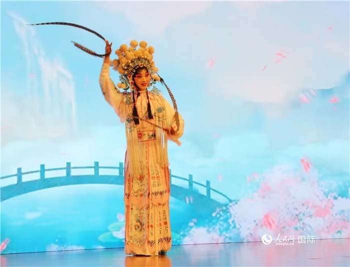四川省成都市川劇研究院帶來了精彩的川劇演出。人民網記者 李志偉攝
