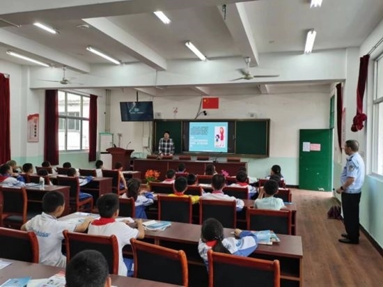 安全知識宣傳進校園。將樂縣農(nóng)業(yè)農(nóng)村局供圖