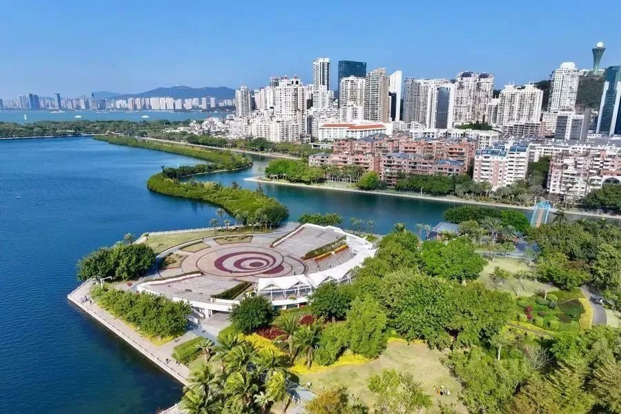 △1月24日，廈門筼筜湖白鷺洲公園及周邊城市景觀。