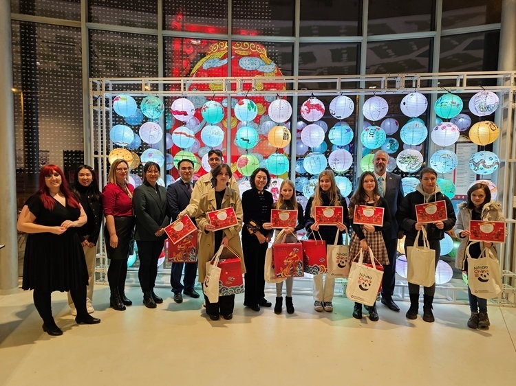 獲獎學(xué)生合影。翟朝暉攝