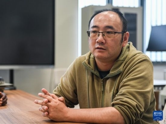 2月15日，在亞的斯亞貝巴的埃塞俄比亞聯(lián)邦職業(yè)技術(shù)培訓(xùn)學(xué)院，魯班工坊中方負(fù)責(zé)人江絳接受新華社采訪。