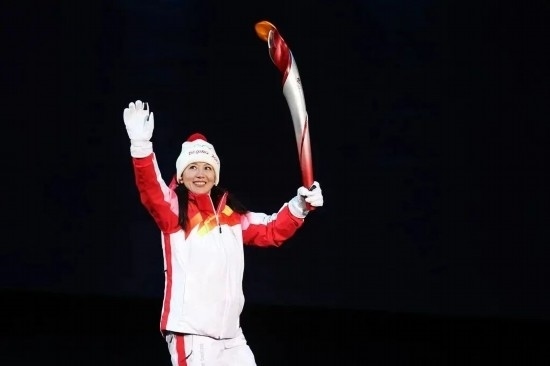 楊揚(yáng)擔(dān)任北京冬奧會(huì)開幕式主火炬手。