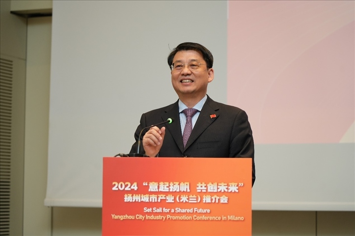 中國(guó)駐米蘭總領(lǐng)事劉侃寄語中意合作揚(yáng)帆遠(yuǎn)行。 主辦方供圖