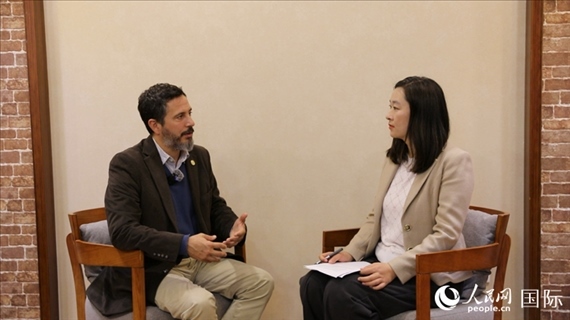 阿根廷布宜諾斯艾利斯大學(xué)阿根廷—中國研究中心主任、阿根廷知名漢學(xué)家畢嘉宏（Ignacio Villagran）接受人民網(wǎng)記者專訪。人民網(wǎng)記者 周雨攝