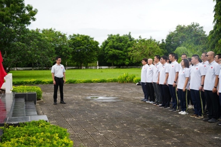 醫(yī)療隊(duì)隊(duì)長(zhǎng)致詞。中國(guó)援桑醫(yī)療隊(duì)供圖