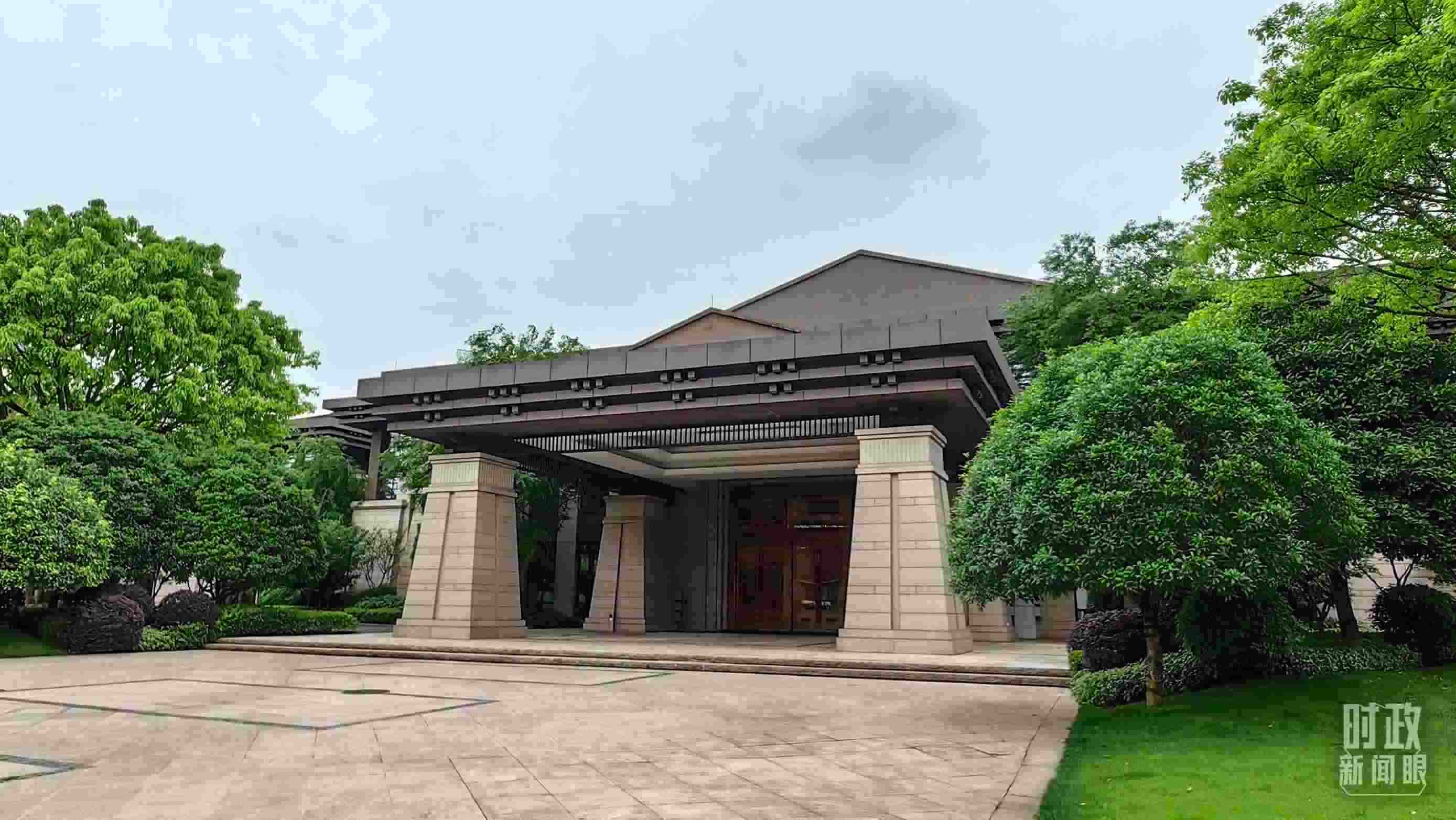 △重慶市渝州賓館，新時(shí)代推動(dòng)西部大開發(fā)座談會(huì)在這里召開。（總臺(tái)央視記者段德文拍攝）