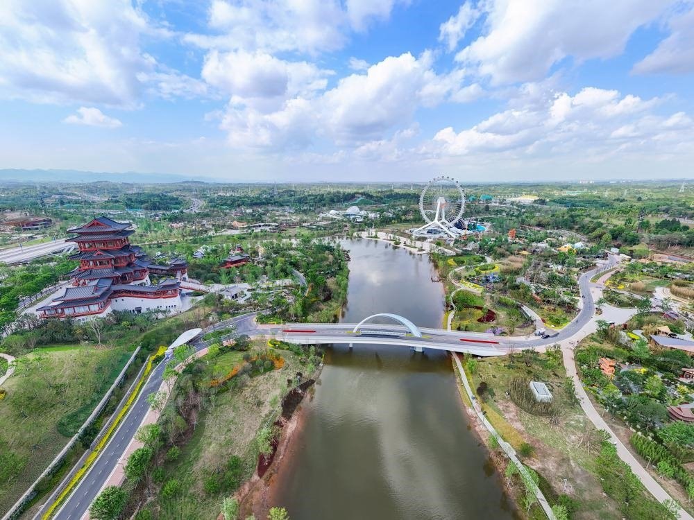 這是2024年4月22日拍攝的成都世園會主會場（無人機(jī)照片）。新華社記者 王曦 攝