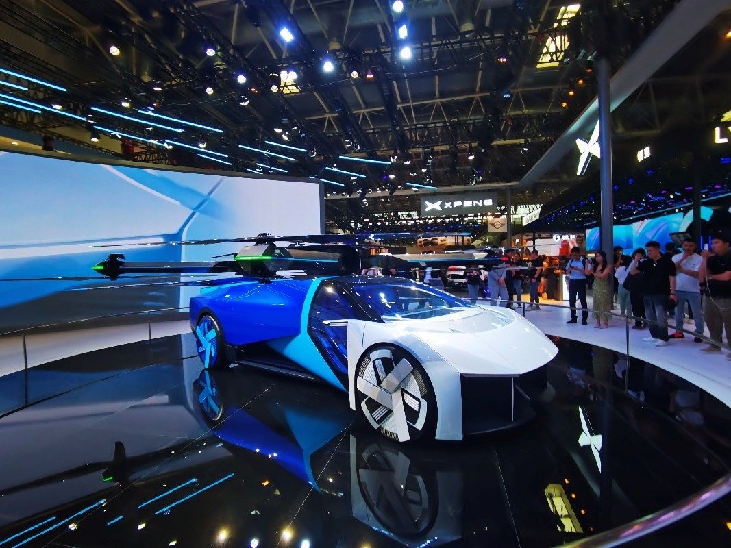 陸空一體式飛行汽車。人民網記者栗翹楚攝