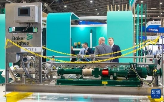 這是5月6日在美國(guó)休斯敦國(guó)際海洋油氣技術(shù)大會(huì)及設(shè)備展上拍攝的展示的裝備。新華社發(fā)（勞承躍攝）