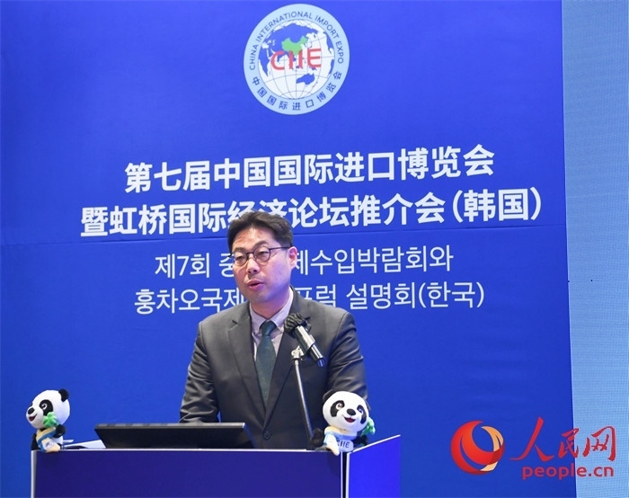 三養(yǎng)方圓集團(tuán)副社長(zhǎng)韓世爀發(fā)言。 人民網(wǎng) 程安康攝