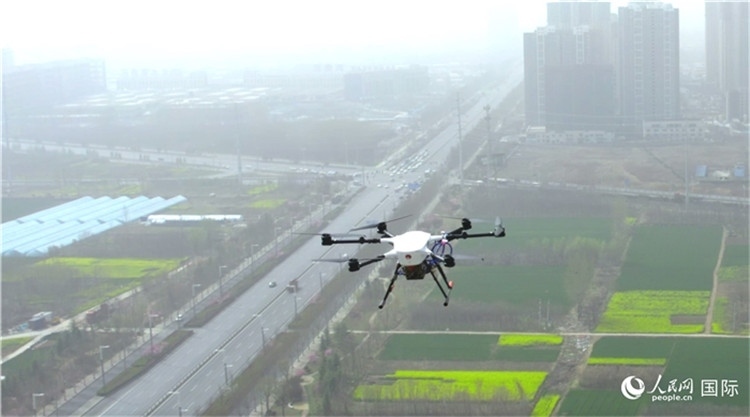 無(wú)人機(jī)。人民網(wǎng)記者 劉寧攝