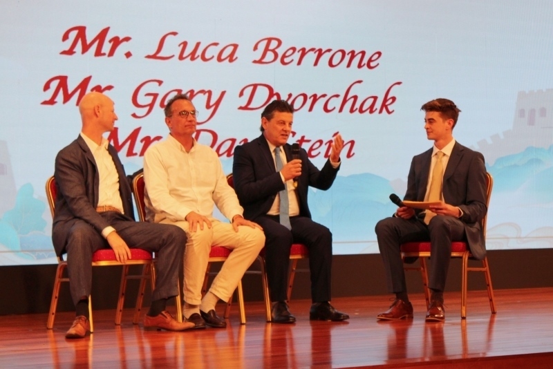 2、在故事分享環(huán)節(jié)，多名友好人士分享他們與中國(guó)的故事。 伊莎貝爾·羅德里格斯攝