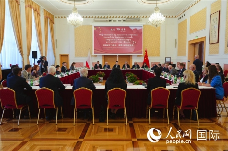 圖為座談會(huì)現(xiàn)場。 人民網(wǎng)記者 李增偉 攝