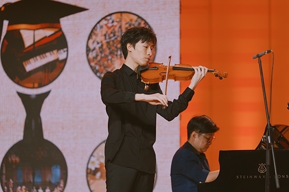 會(huì)議現(xiàn)場(chǎng)。學(xué)校供圖