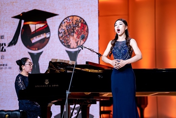 會(huì)議現(xiàn)場(chǎng)。學(xué)校供圖