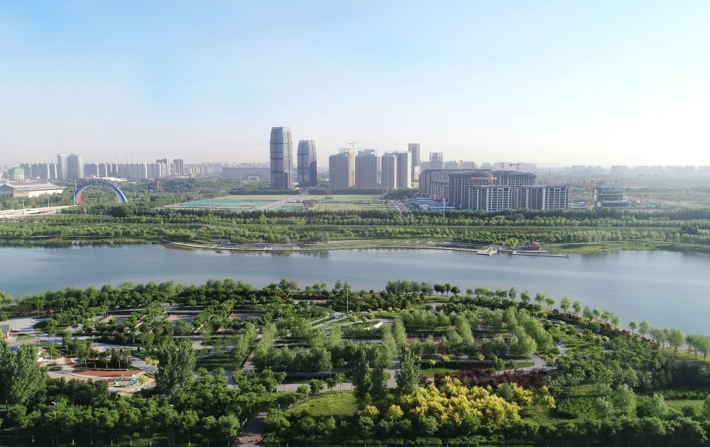 石家莊市滹沱河景色（2022年5月16日攝，無(wú)人機(jī)照片）。新華社記者 楊世堯 攝