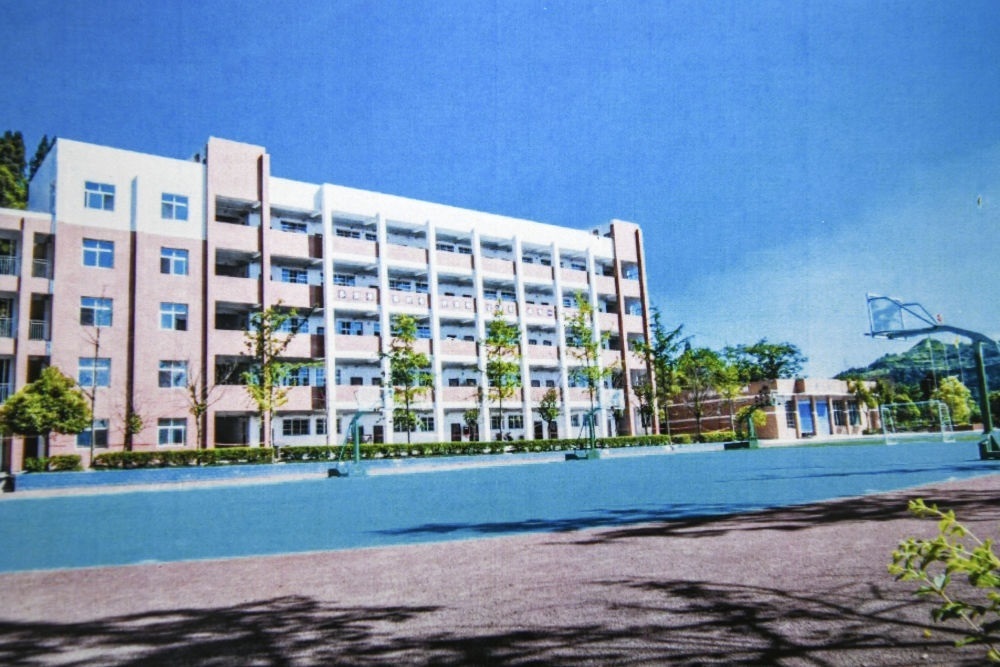 建成之初的之江小學(xué)教學(xué)樓（資料照片翻拍）。