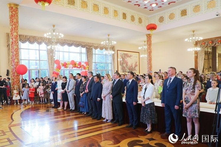 中國駐俄羅斯使館“六·一”兒童節(jié)大型招待會(huì)活動(dòng)現(xiàn)場。人民網(wǎng)記者 隋鑫攝