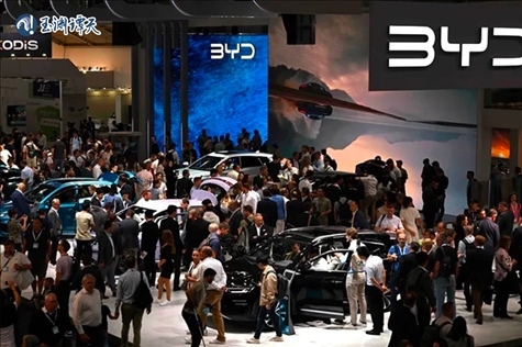 中國新能源汽車亮相德國車展，引發(fā)圍觀