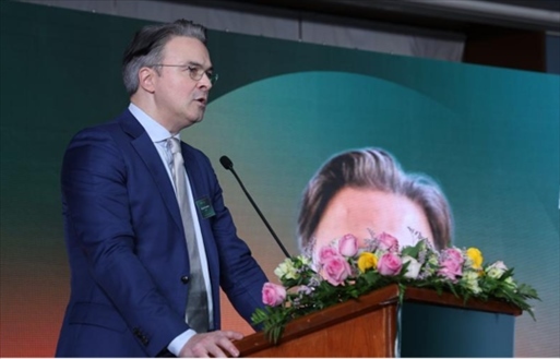 沙特電信Center 3首席戰(zhàn)略官拉斐爾·朱安致辭。中國聯(lián)通沙特公司供圖