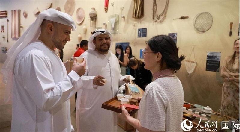 品茶交流。人民網(wǎng)記者 管克江攝