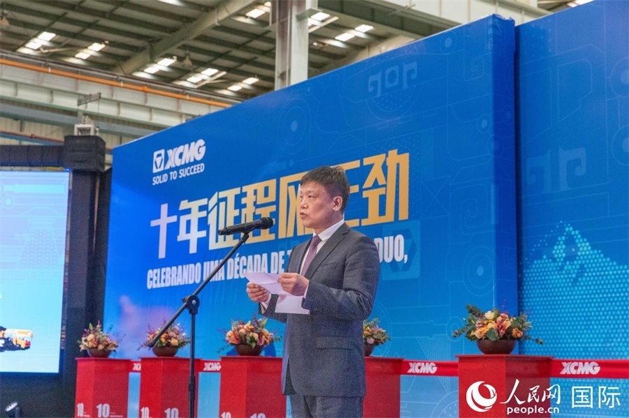 中國(guó)貿(mào)促會(huì)駐巴西代表處總代表郭英會(huì)在致辭中表示，過去十年，中巴經(jīng)貿(mào)關(guān)系迅猛發(fā)展，數(shù)百家中國(guó)企業(yè)進(jìn)入巴西，投資巴西，為巴西的經(jīng)濟(jì)建設(shè)貢獻(xiàn)中國(guó)企業(yè)的力量。 人民日?qǐng)?bào)社拉美中心分社 威廉·科埃略·維亞納攝