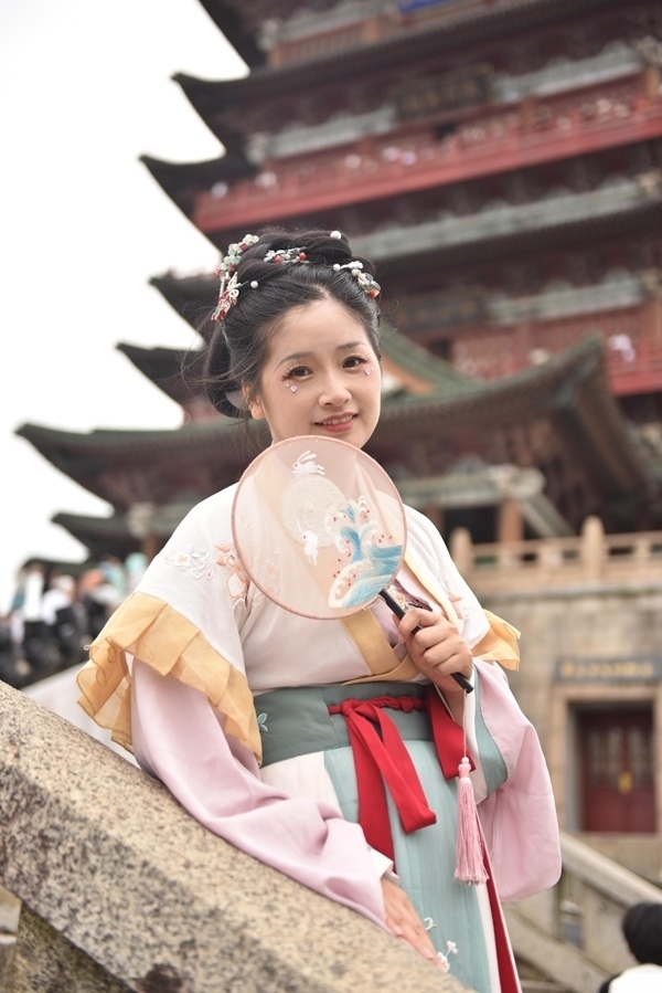 南昌滕王閣“古風(fēng)游”。受訪者供圖