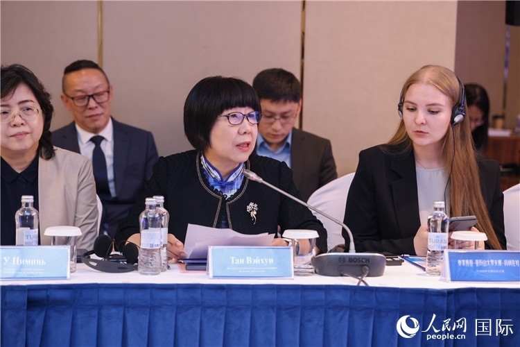 人民網監(jiān)事會主席唐維紅在發(fā)布儀式上致辭。人民網記者任皓宇 攝