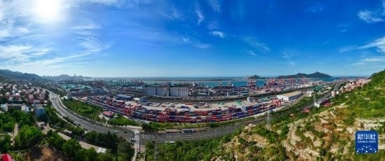 這是6月26日拍攝的中哈連云港物流合作基地（無(wú)人機(jī)照片）。新華社記者 季春鵬 攝