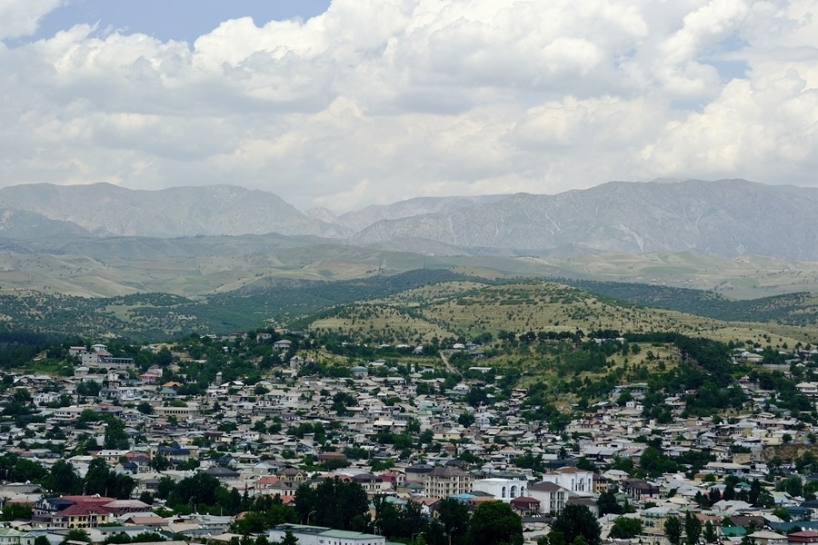 這是2024年6月13日拍攝的塔吉克斯坦首都杜尚別城市風(fēng)光。新華社記者 鄭開(kāi)君 攝