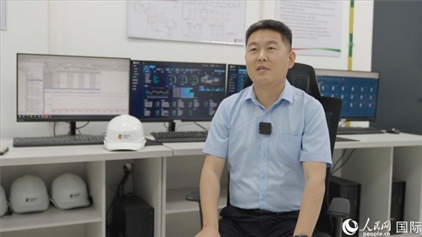 哈薩克斯坦能源投資公司副總經(jīng)理、總工程師張亮在接受人民網(wǎng)記者采訪。 人民網(wǎng)記者 葛泰佚攝