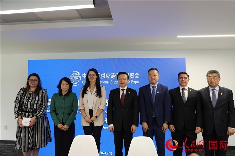 嘉賓合影。人民網(wǎng) 埃內(nèi)斯托·多明戈斯攝