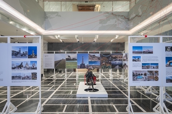 “東游記”展覽。校方供圖