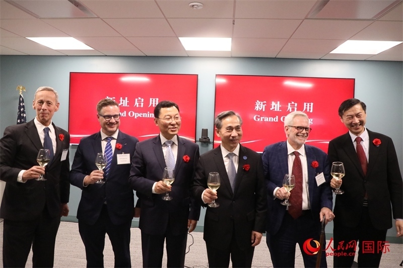 4、美中貿(mào)易全國委員會會長克雷格·艾倫、美國商會高級副會長傅瑞偉等美國工商界代表出席活動。 人民網(wǎng)記者 李志偉攝