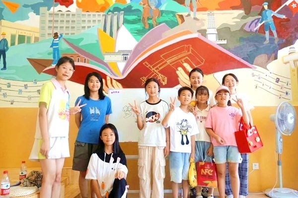 同濟(jì)大學(xué)師生暑期支教。校方供圖