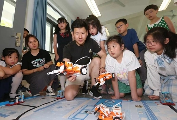 暑托班智能小車課。