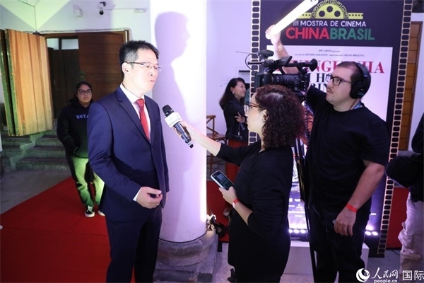 第三屆中國－巴西電影展主辦方巴西康橋博智文化傳媒公司總經(jīng)理陳翔廣在接受媒體采訪時(shí)表示，希望通過中巴電影展這個(gè)平臺(tái)促進(jìn)兩國文化交流，把更多的中國影視作品引進(jìn)巴西。人民網(wǎng)記者 陳一鳴攝