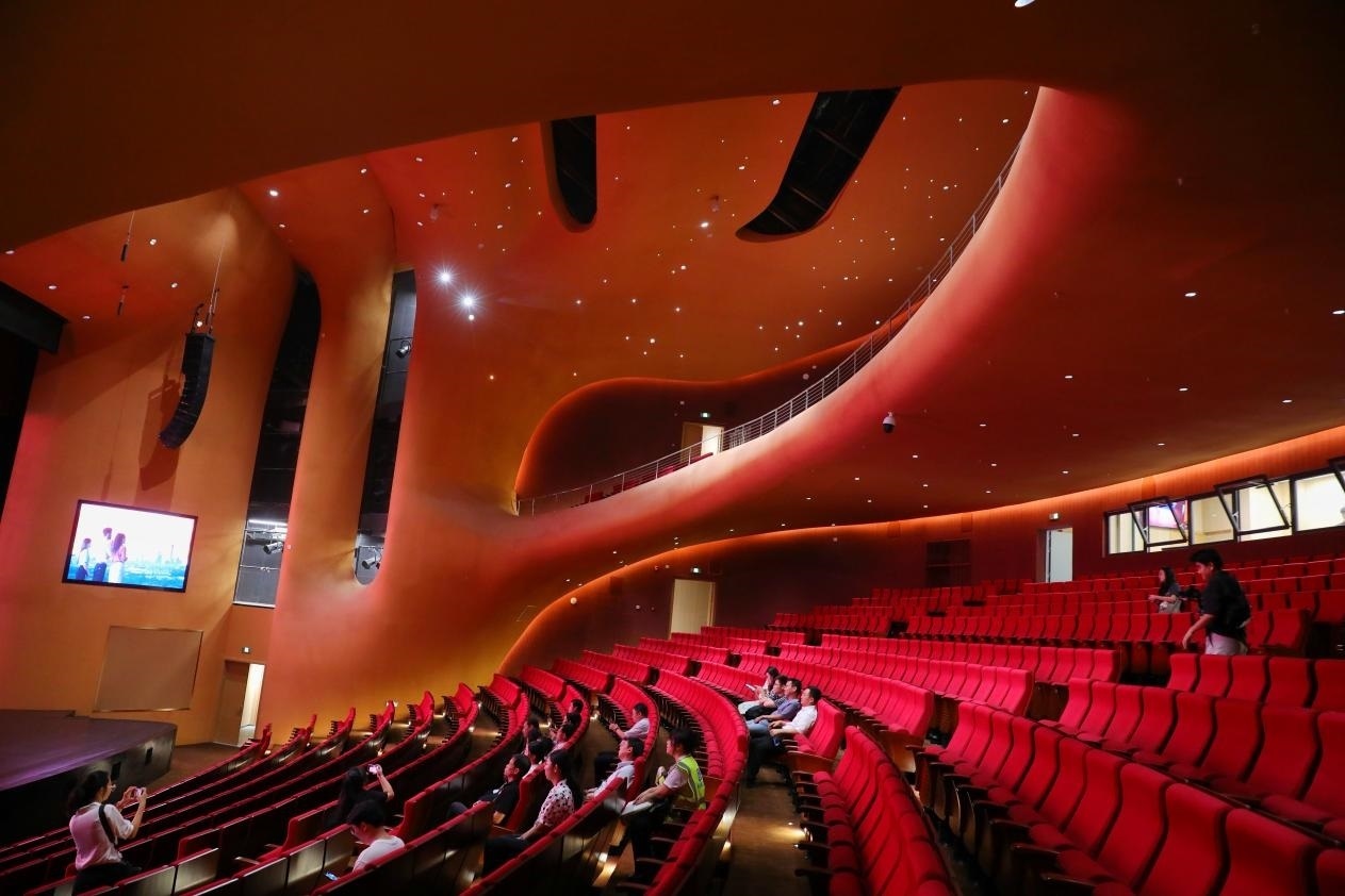 劇場內部空間?！吨袊洕芸酚浾?肖翊攝