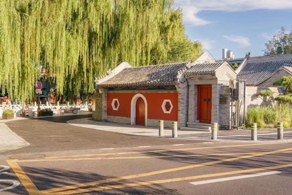 北京建筑大學(xué)古建保護(hù)與利用專業(yè)師生對(duì)北京德勝門內(nèi)大街開展空間品質(zhì)綜合提升項(xiàng)目，圖為項(xiàng)目竣工后的實(shí)景圖。校方供圖