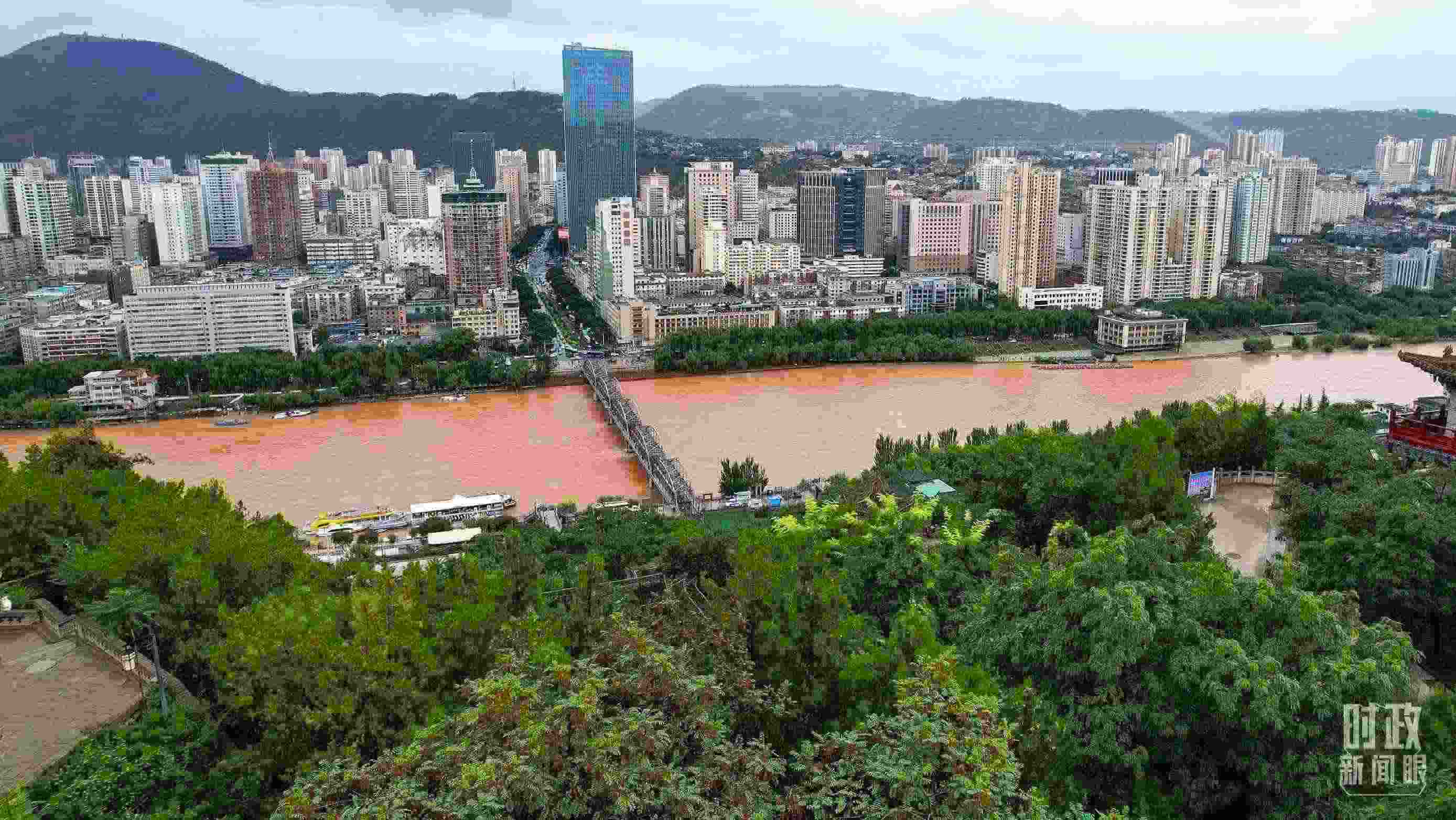 △黃河蘭州中山橋段。（總臺記者馬凌峰拍攝）