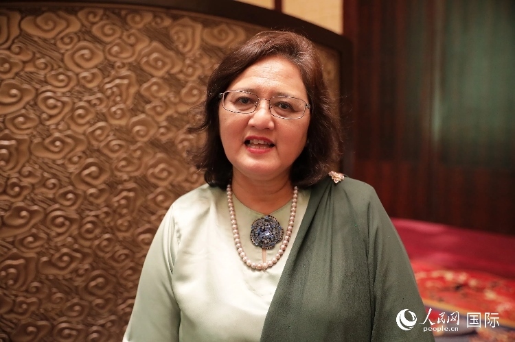 馬來(lái)西亞高教部高教司司長(zhǎng)阿茲琳達(dá)接受人民網(wǎng)采訪。人民網(wǎng) 王婧攝