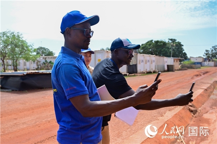 圖6 檢查組拍攝優(yōu)秀做法。謝坤攝