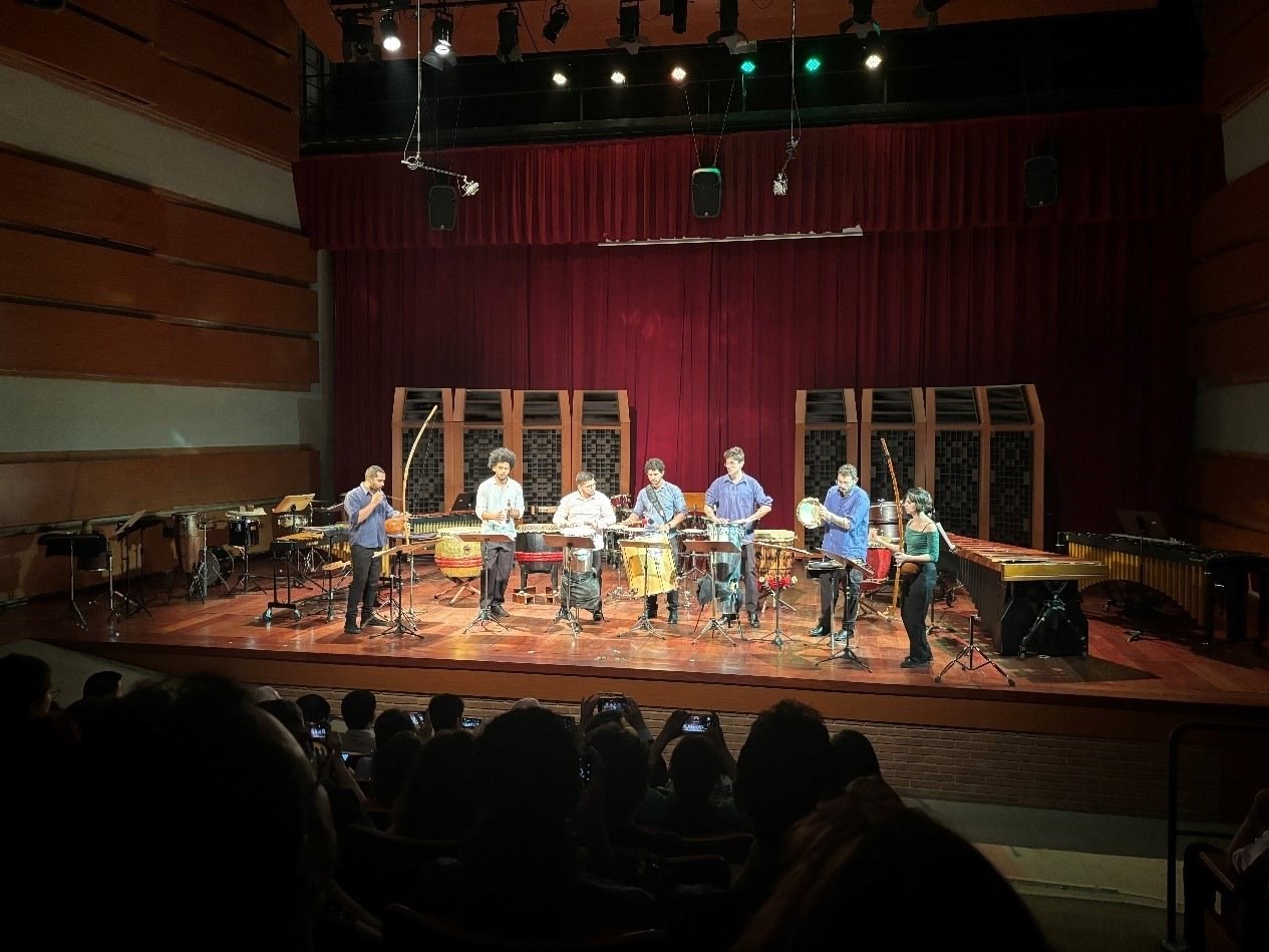 圣保羅州立大學(xué)藝術(shù)學(xué)院打擊樂團在活動上表演精彩的節(jié)目。 圣保羅州立大學(xué)孔子學(xué)院供圖